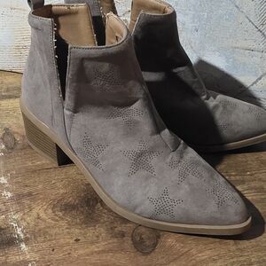 Qupid Women's Tan Faux Suede Star-Perforated Ankle Bootie